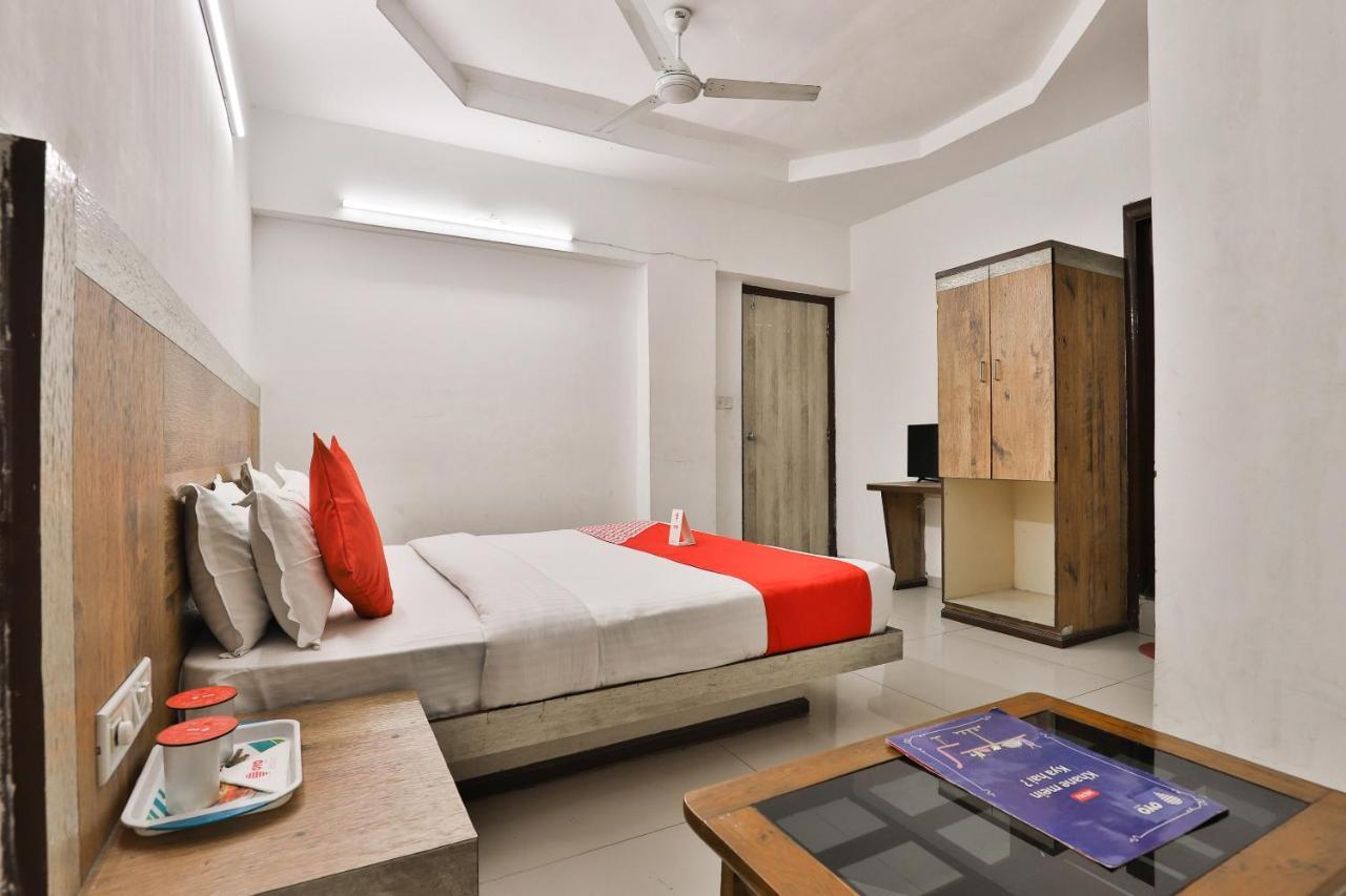 OYO 8758 Hotel Swagatam Ahmedabad Bagian luar foto