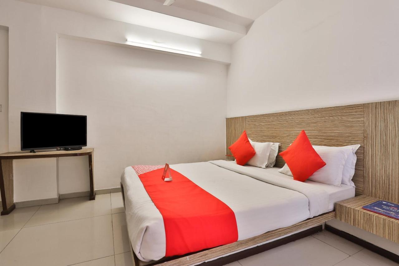 OYO 8758 Hotel Swagatam Ahmedabad Bagian luar foto