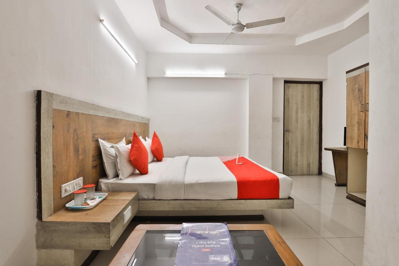 OYO 8758 Hotel Swagatam Ahmedabad Bagian luar foto