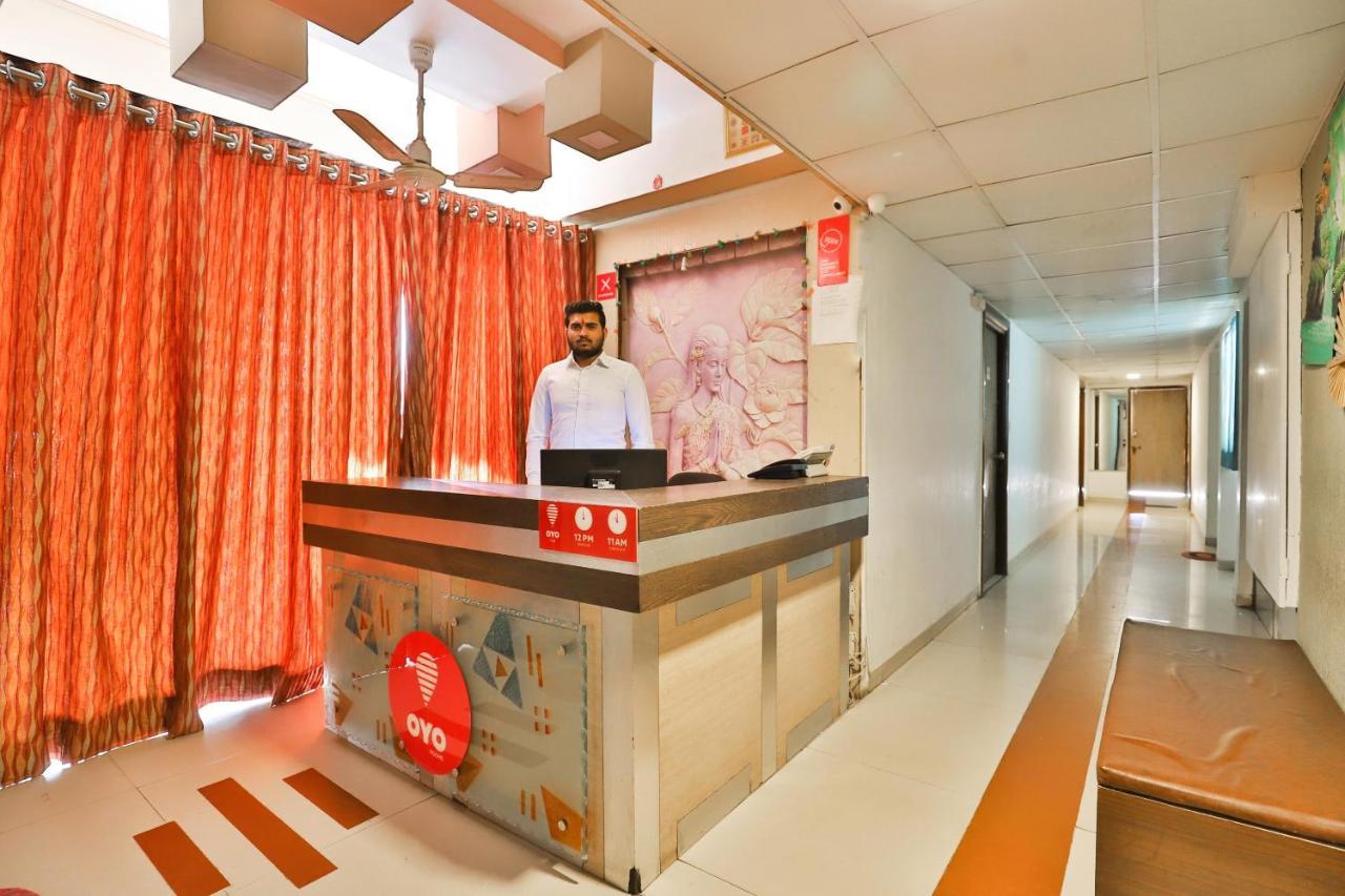 OYO 8758 Hotel Swagatam Ahmedabad Bagian luar foto