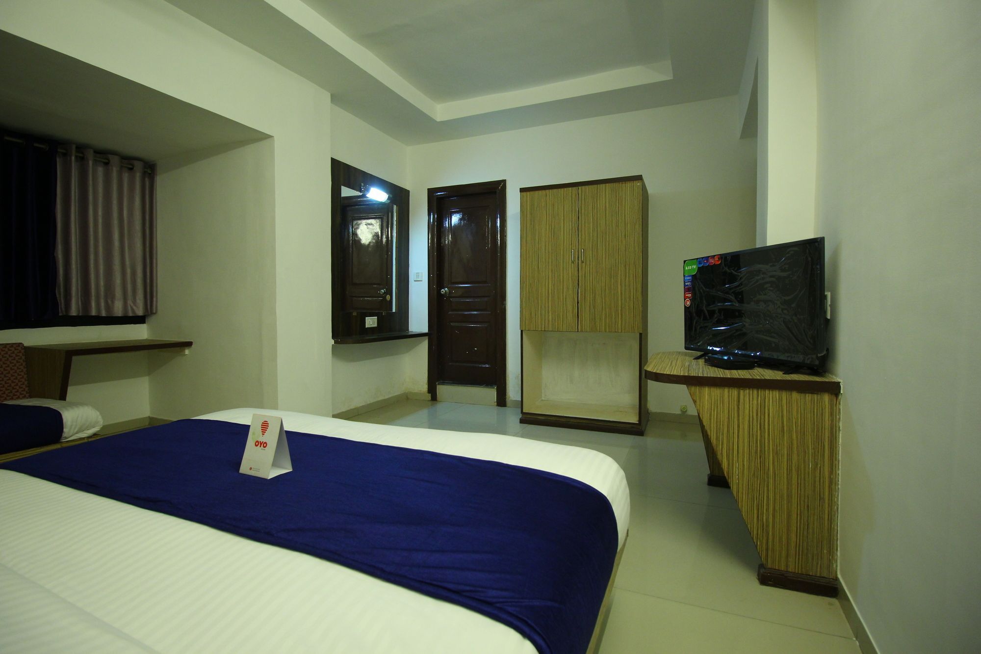 OYO 8758 Hotel Swagatam Ahmedabad Bagian luar foto