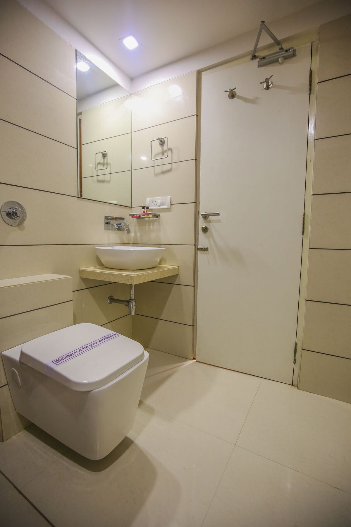 OYO 8758 Hotel Swagatam Ahmedabad Bagian luar foto