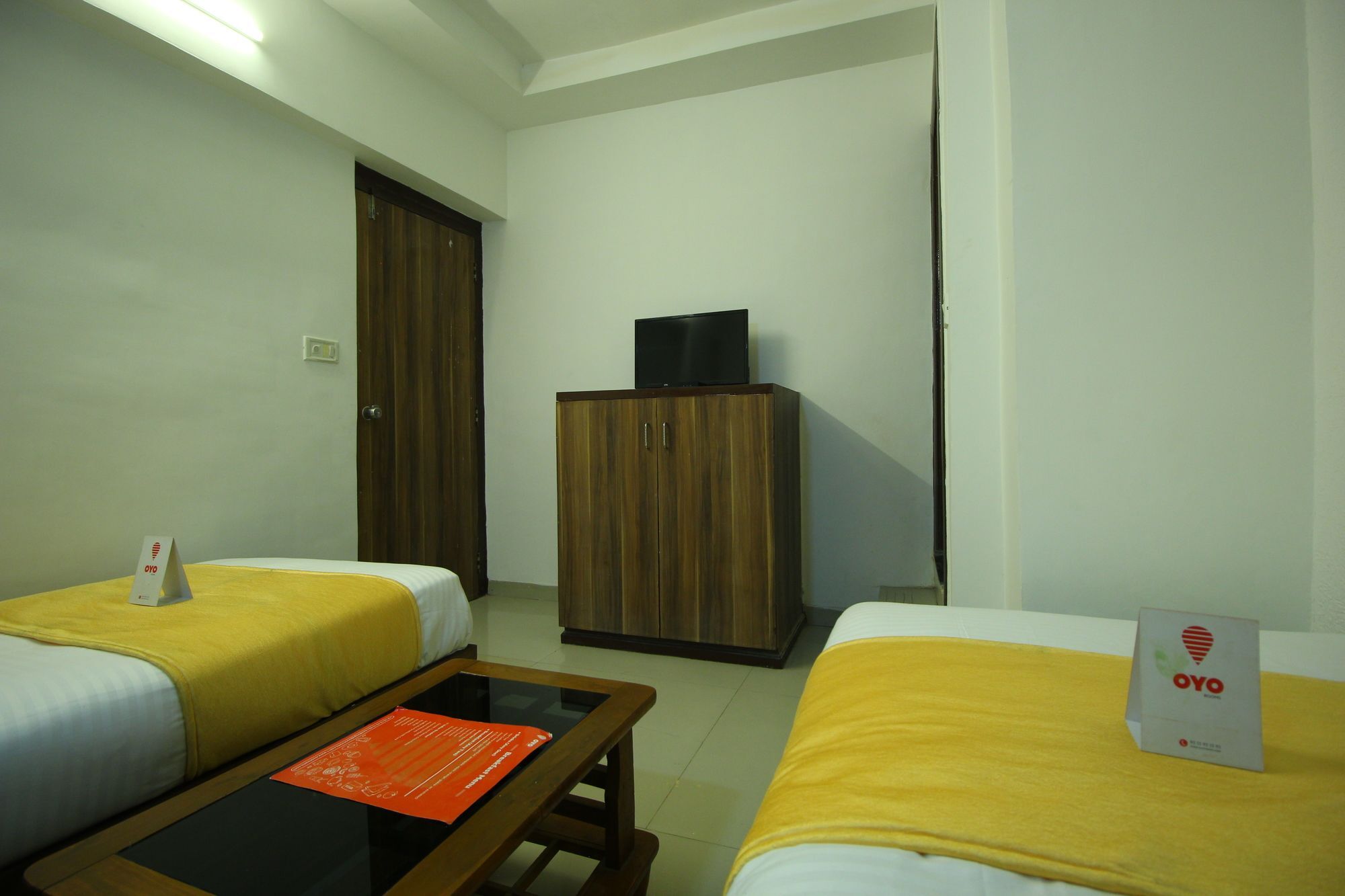 OYO 8758 Hotel Swagatam Ahmedabad Bagian luar foto