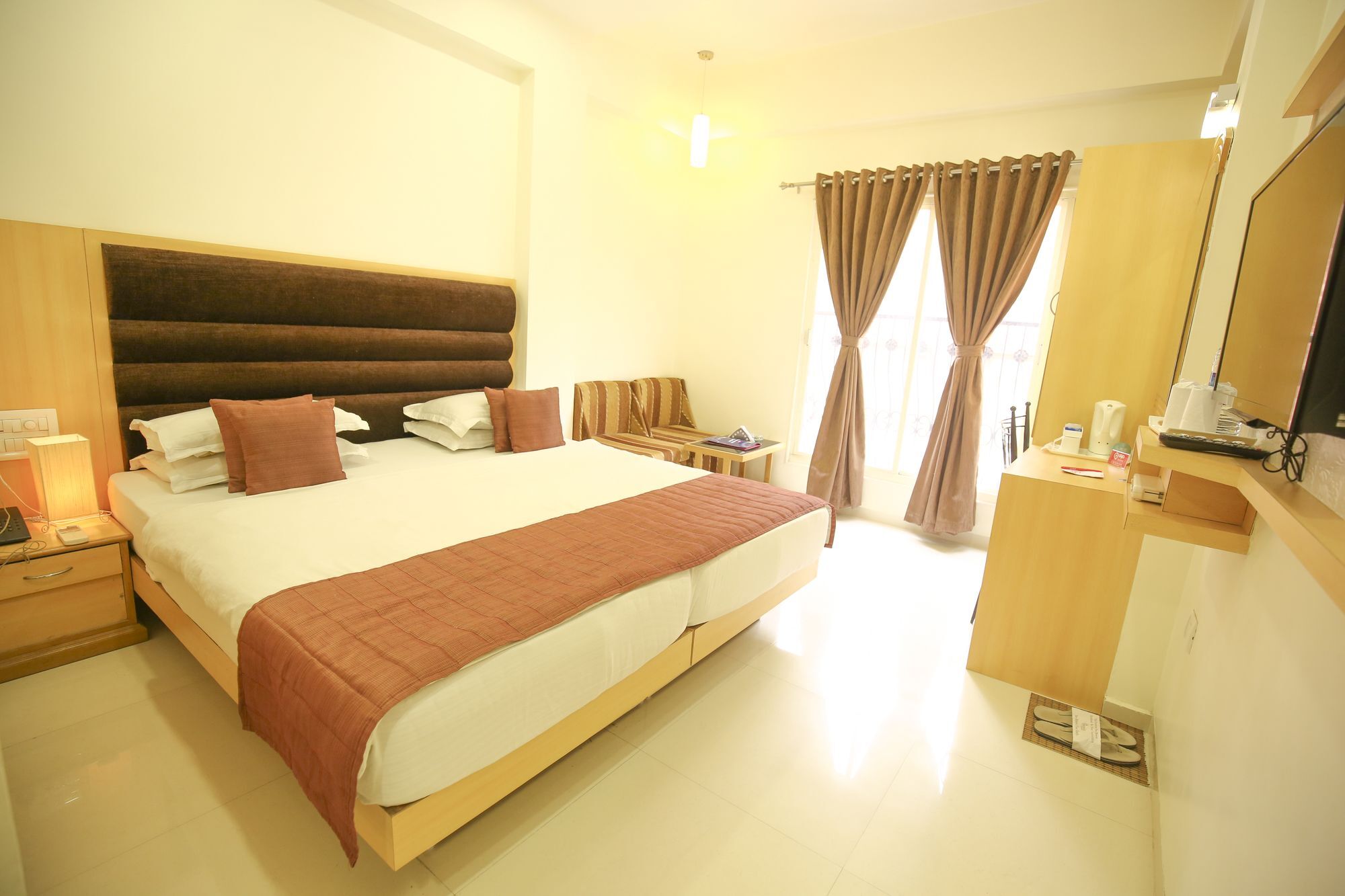 OYO 8758 Hotel Swagatam Ahmedabad Bagian luar foto