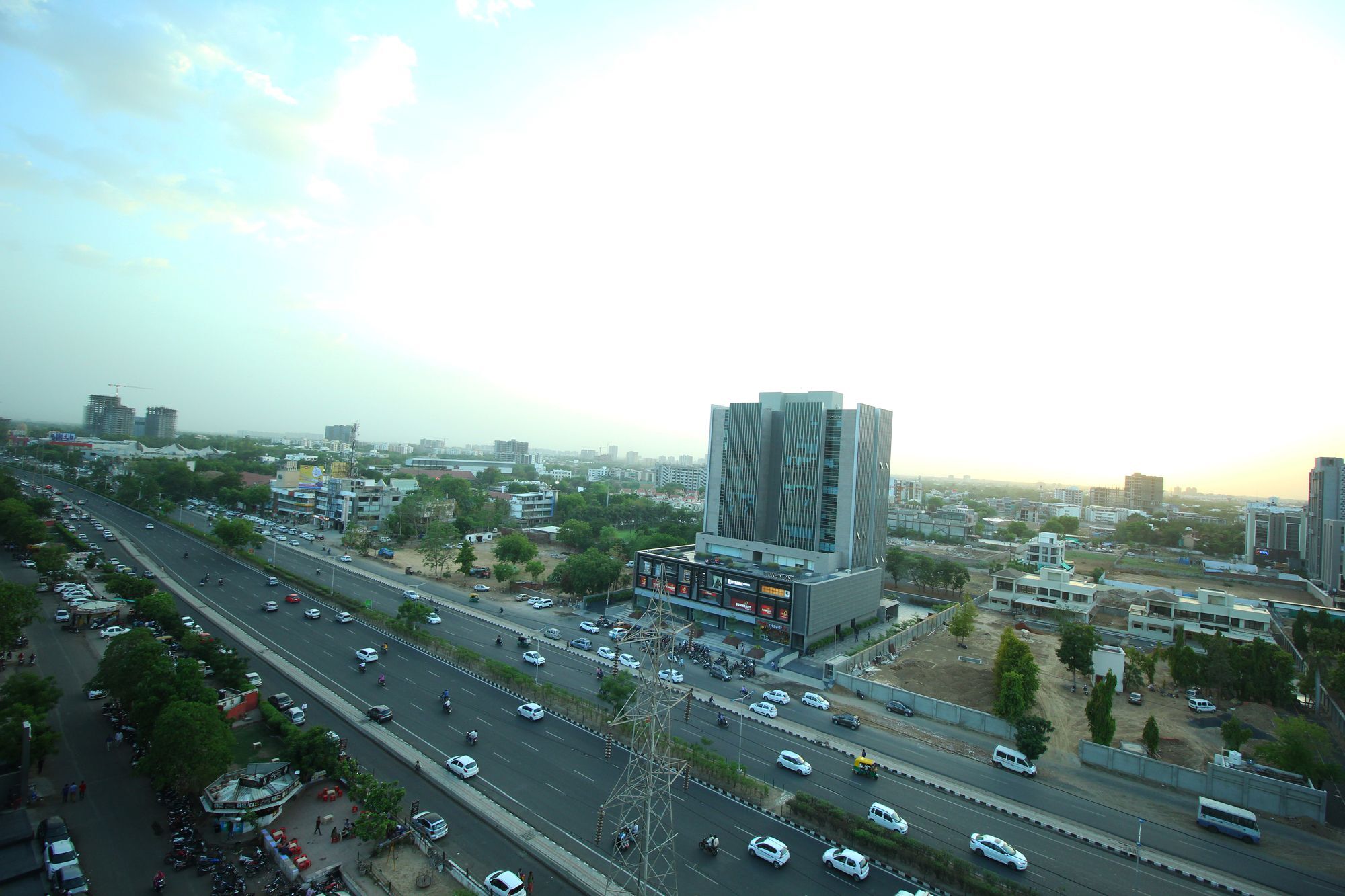 OYO 8758 Hotel Swagatam Ahmedabad Bagian luar foto