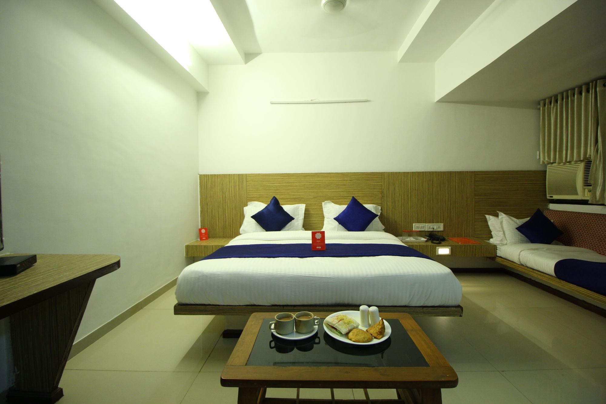 OYO 8758 Hotel Swagatam Ahmedabad Bagian luar foto